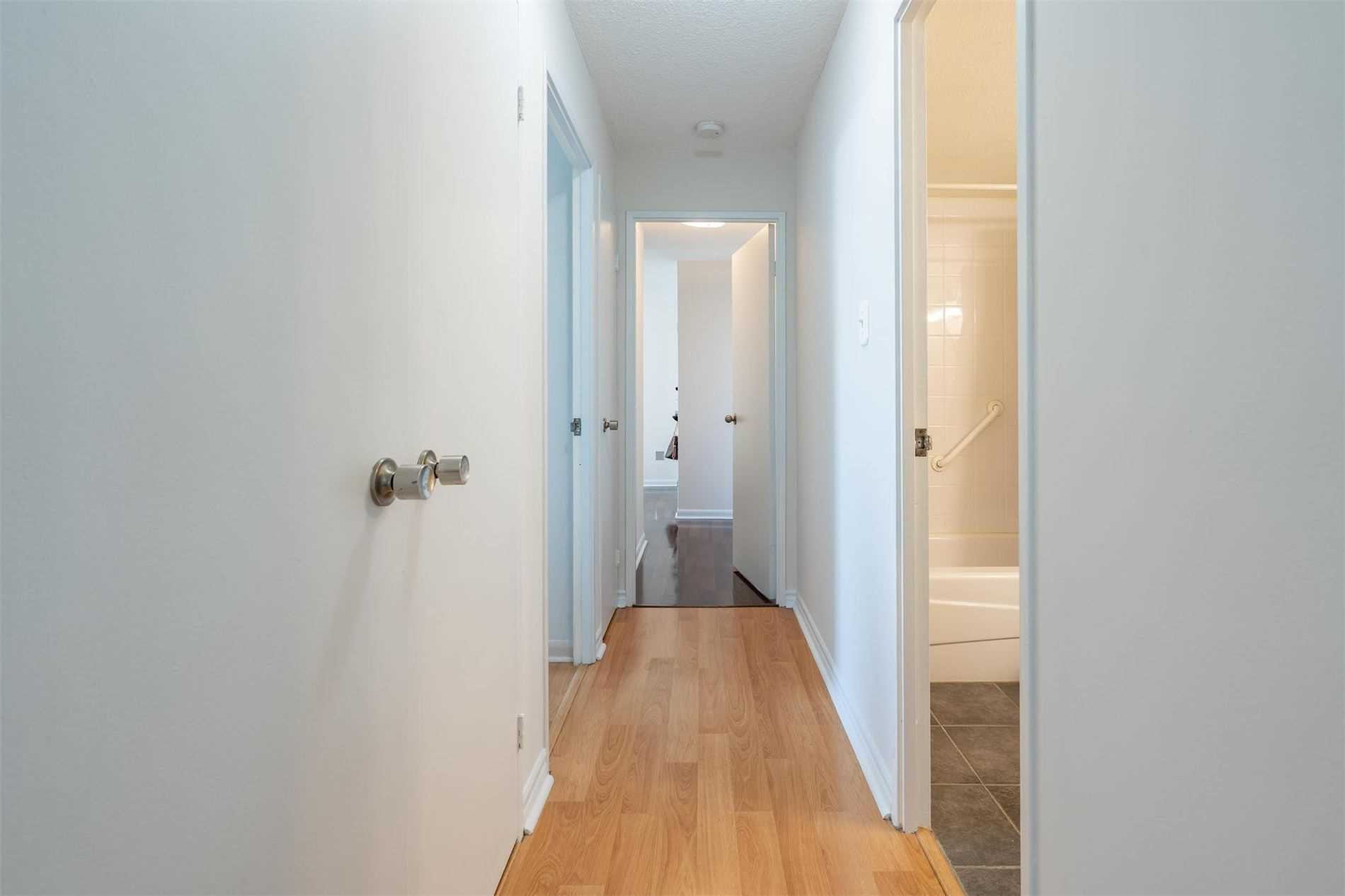1300 Mississauga Valley Blvd, #1405