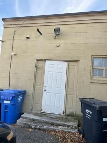 2365 Lakeshore Rd W