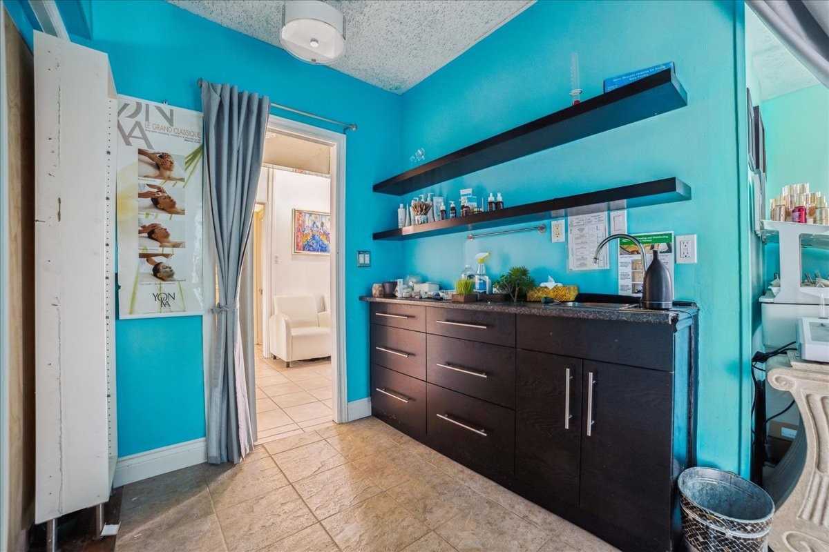 Listing W5836953 - Large Photo # 15