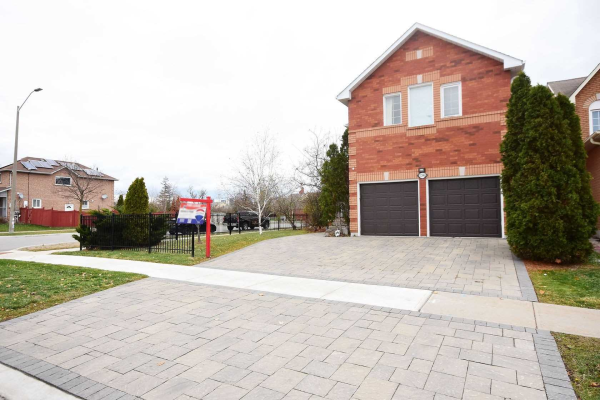 1246 Sherwood Mills Blvd, Mississauga