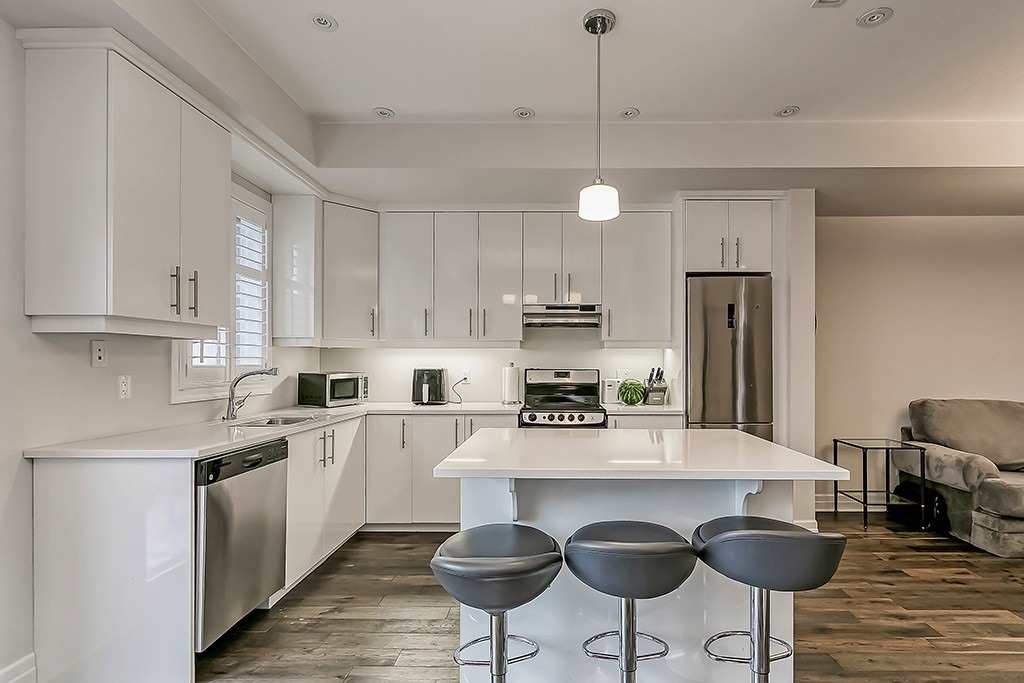 70 Plains Road W, #38