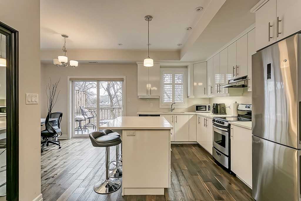 70 Plains Road W, #38