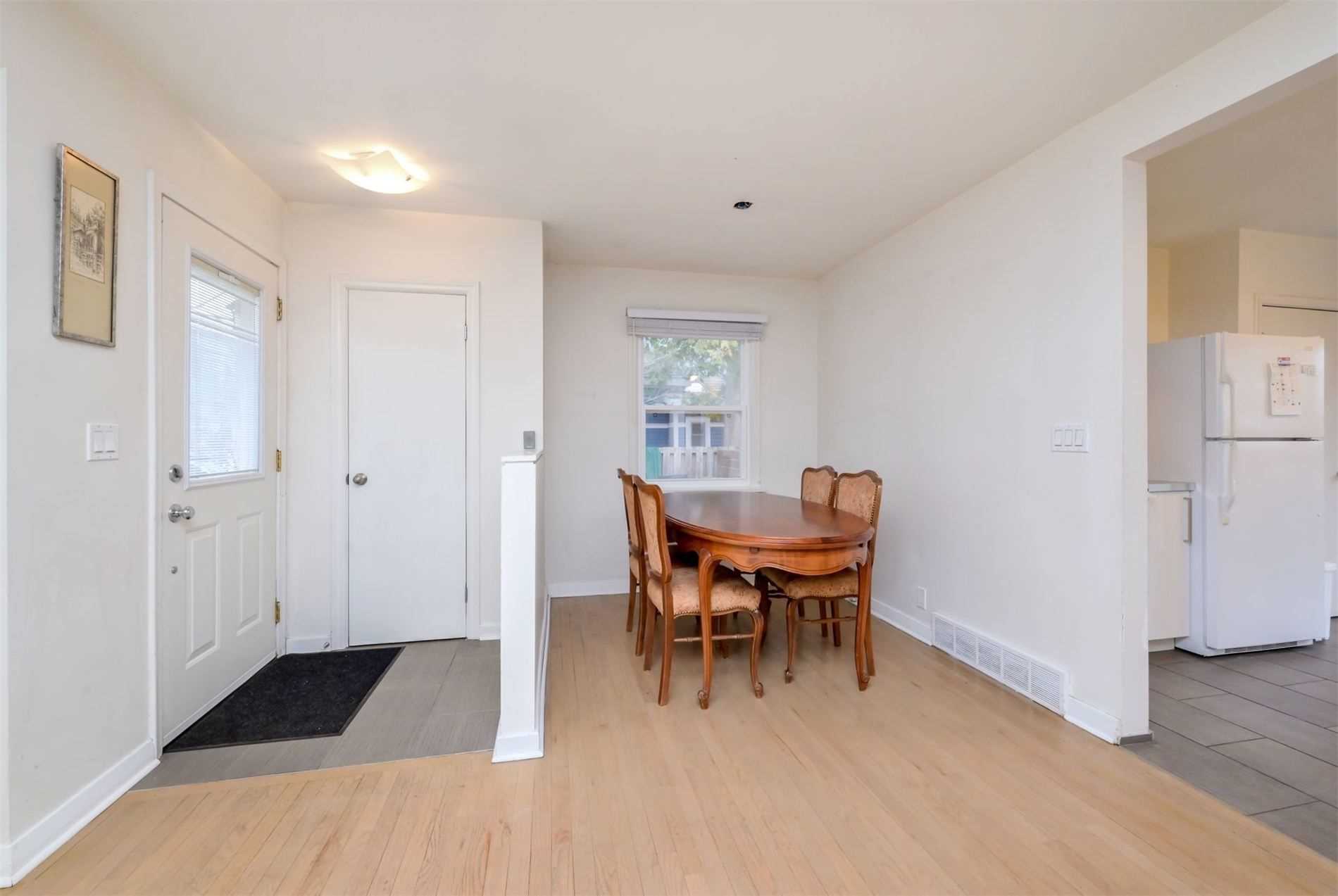 Listing W5837984 - Large Photo # 3