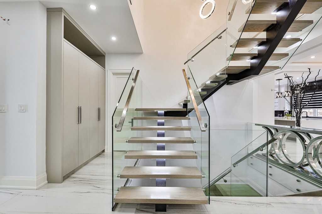 246 Edenbridge Drive