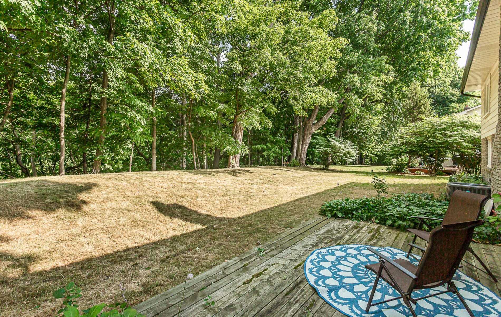1697 Missenden Cres
