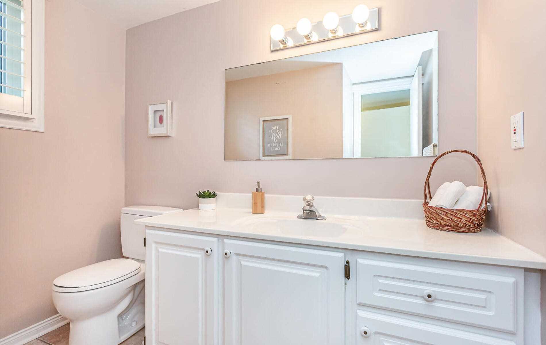 1697 Missenden Cres