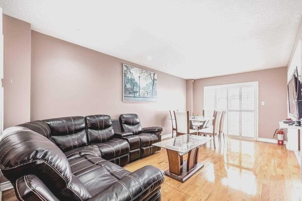 Listing W5842980 - Large Photo # 5