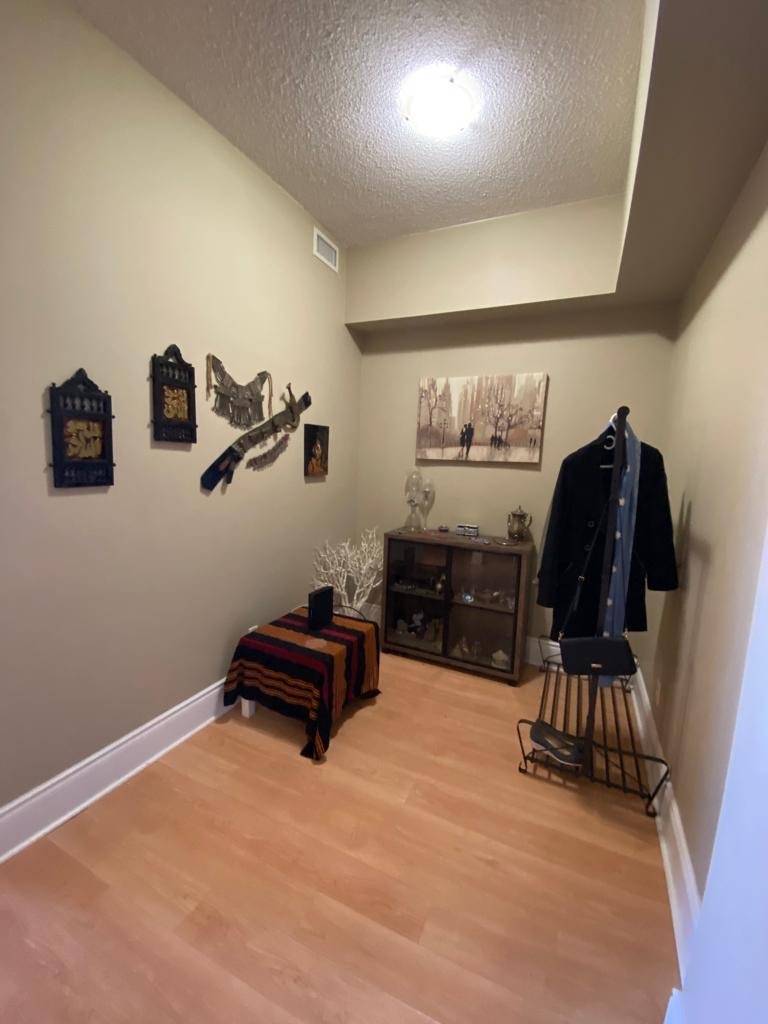 Listing W5842992 - Large Photo # 9