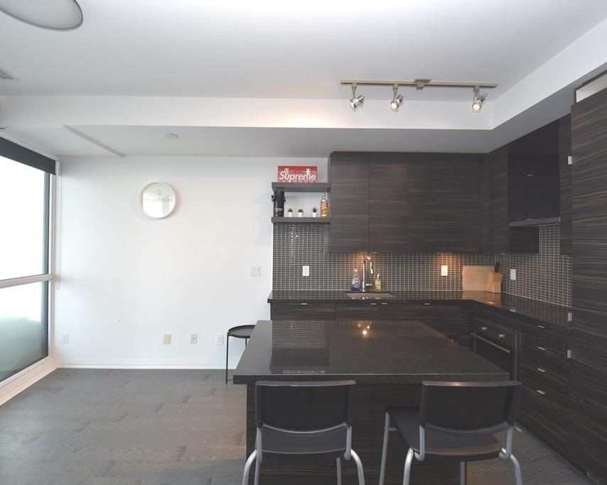 59 Annie Craig Dr, #707