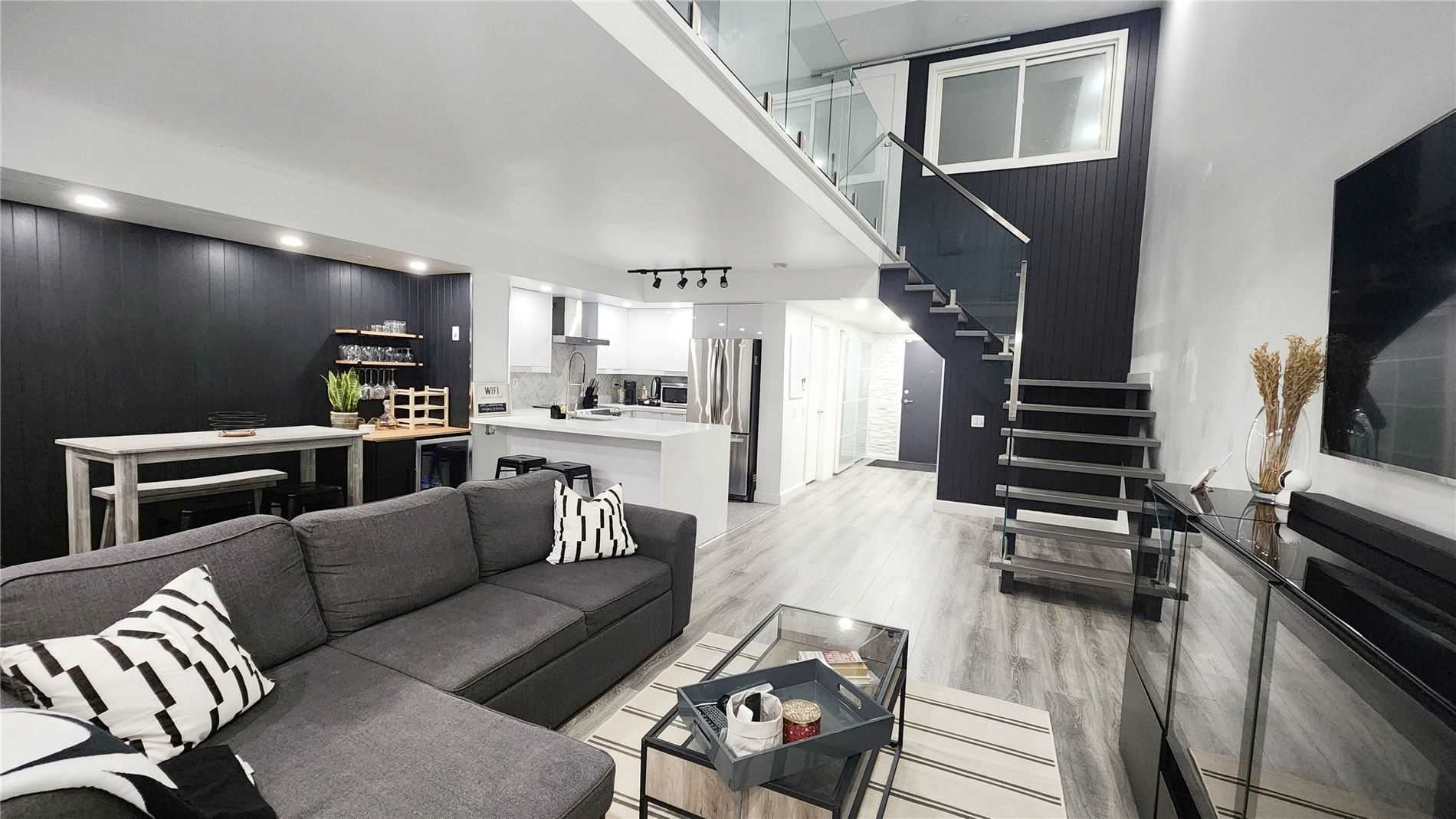 1040 The Queensway Avenue #110