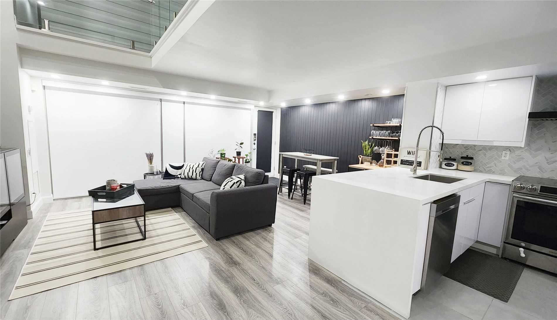 1040 The Queensway Avenue #110