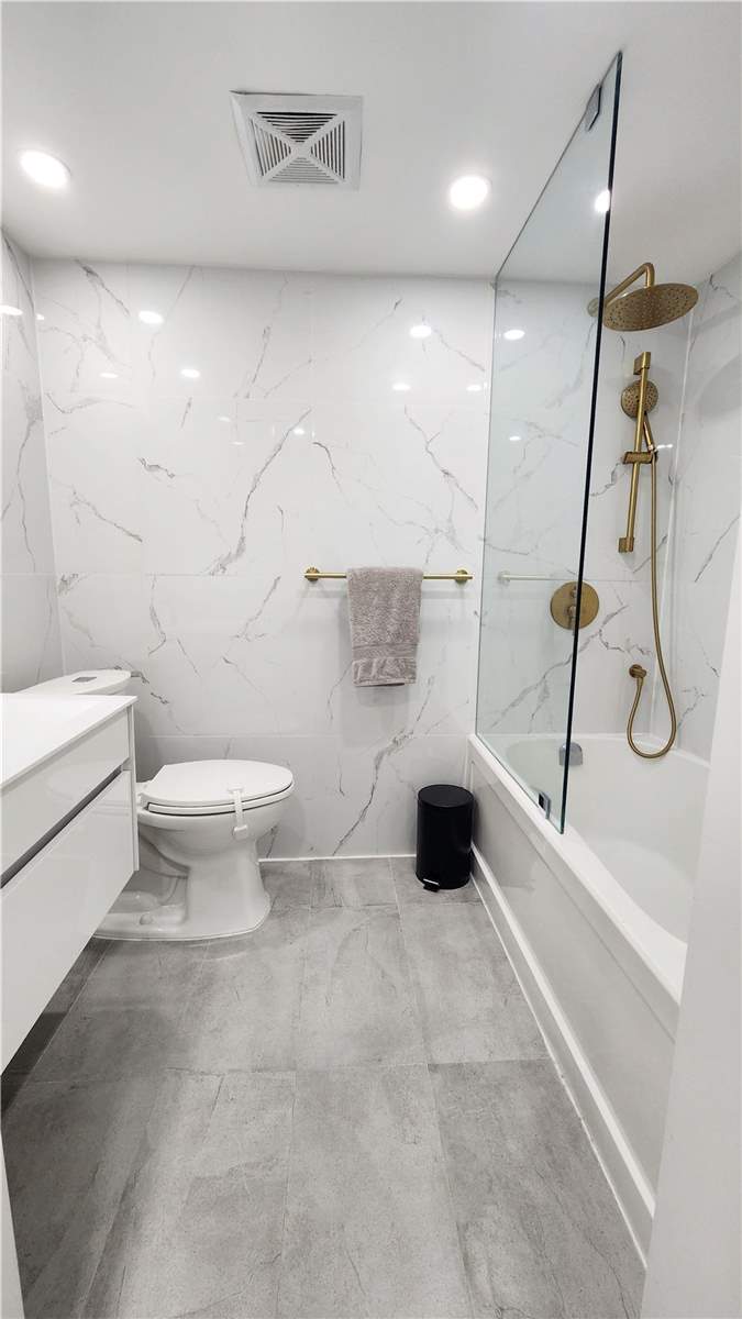 1040 The Queensway Avenue #110