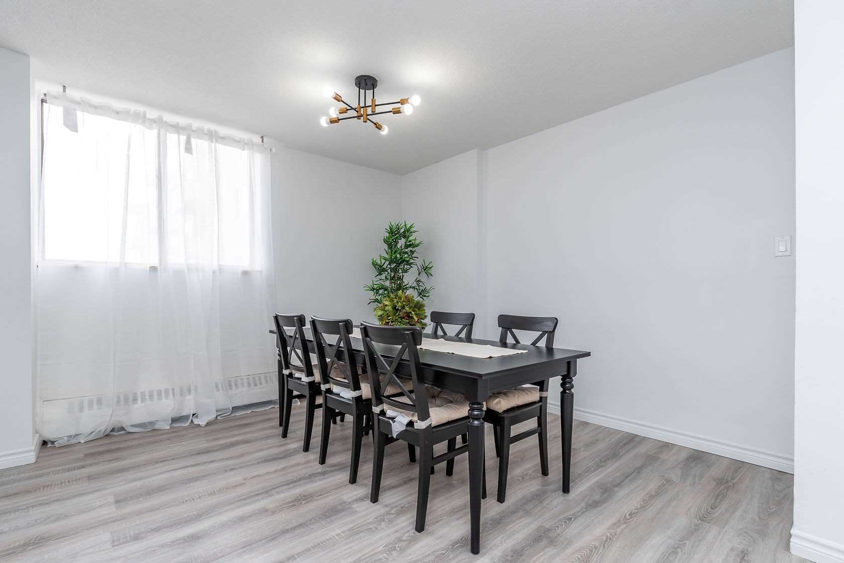 Listing W5844590 - Large Photo # 6