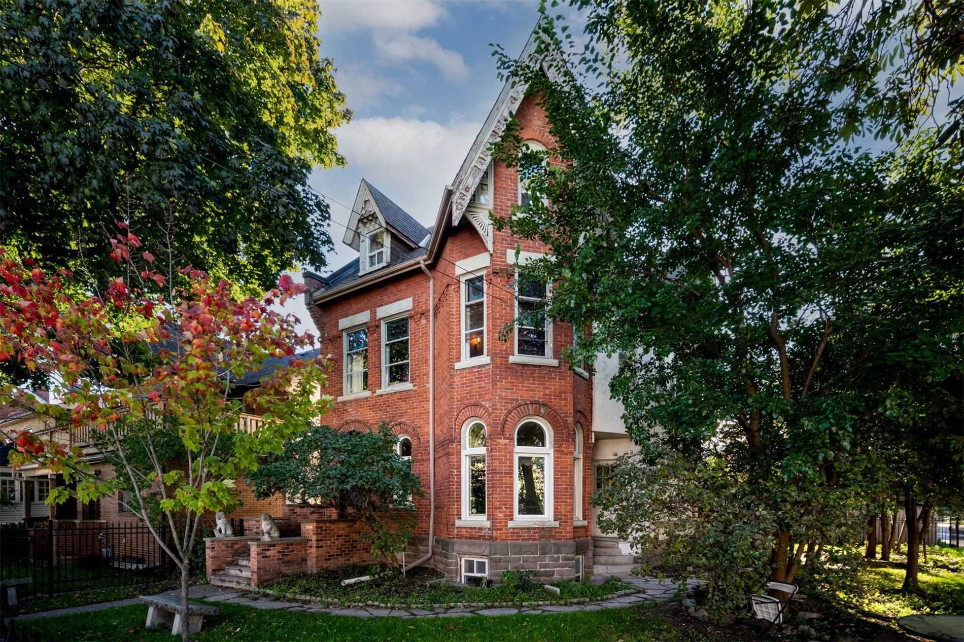 60 Brock Avenue, #202