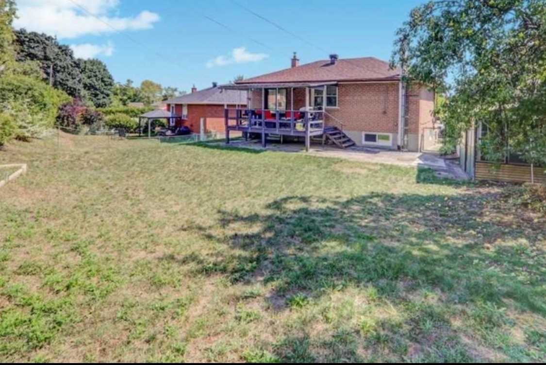 18 Brancaster Crt