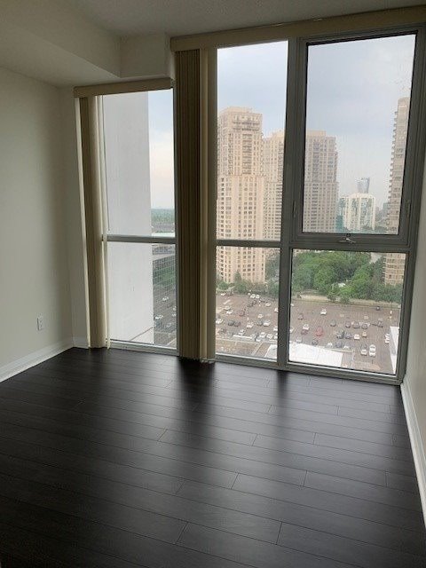 75 Eglinton Avenue W, #1504