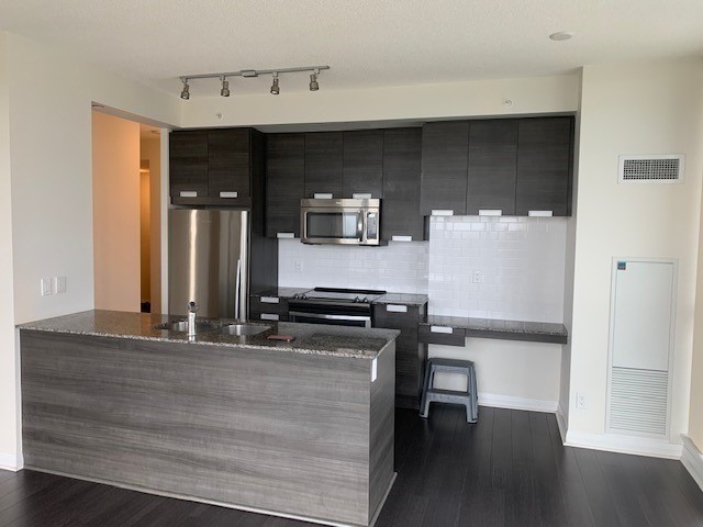 75 Eglinton Avenue W, #1504
