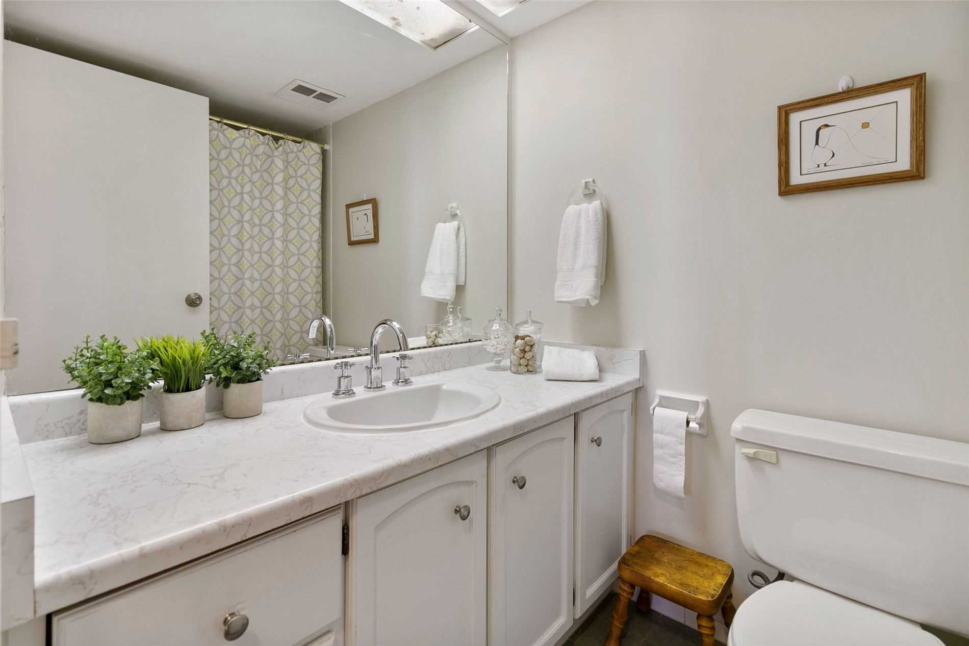Listing W5848758 - Large Photo # 19