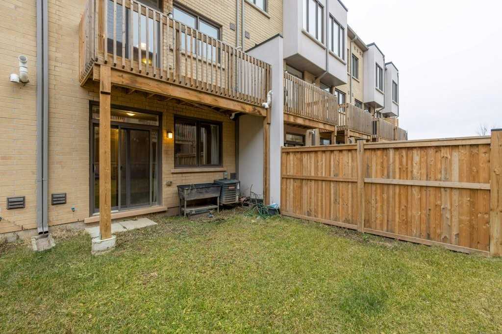 220 Squire Crescent