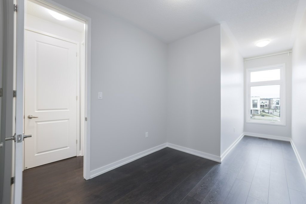 220 Squire Crescent