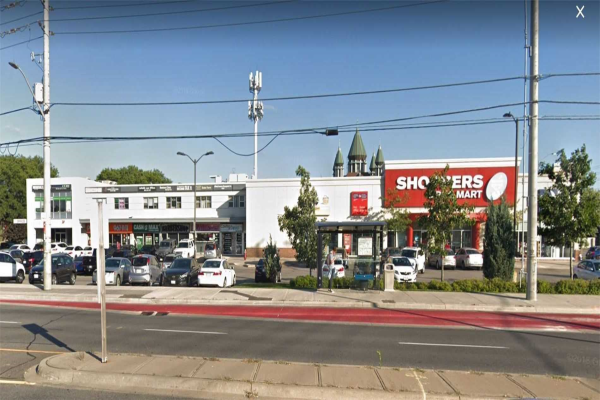 702 Burnhamthorpe Rd E, Mississauga