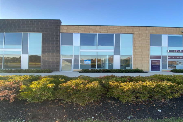 1235 Queensway Dr E, Mississauga
