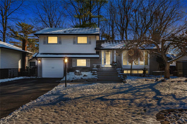 5228 Tamarac Dr, Burlington