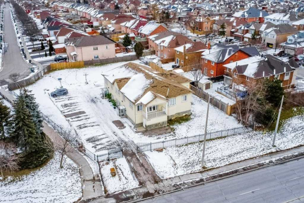 10209 Bramalea Rd, Brampton