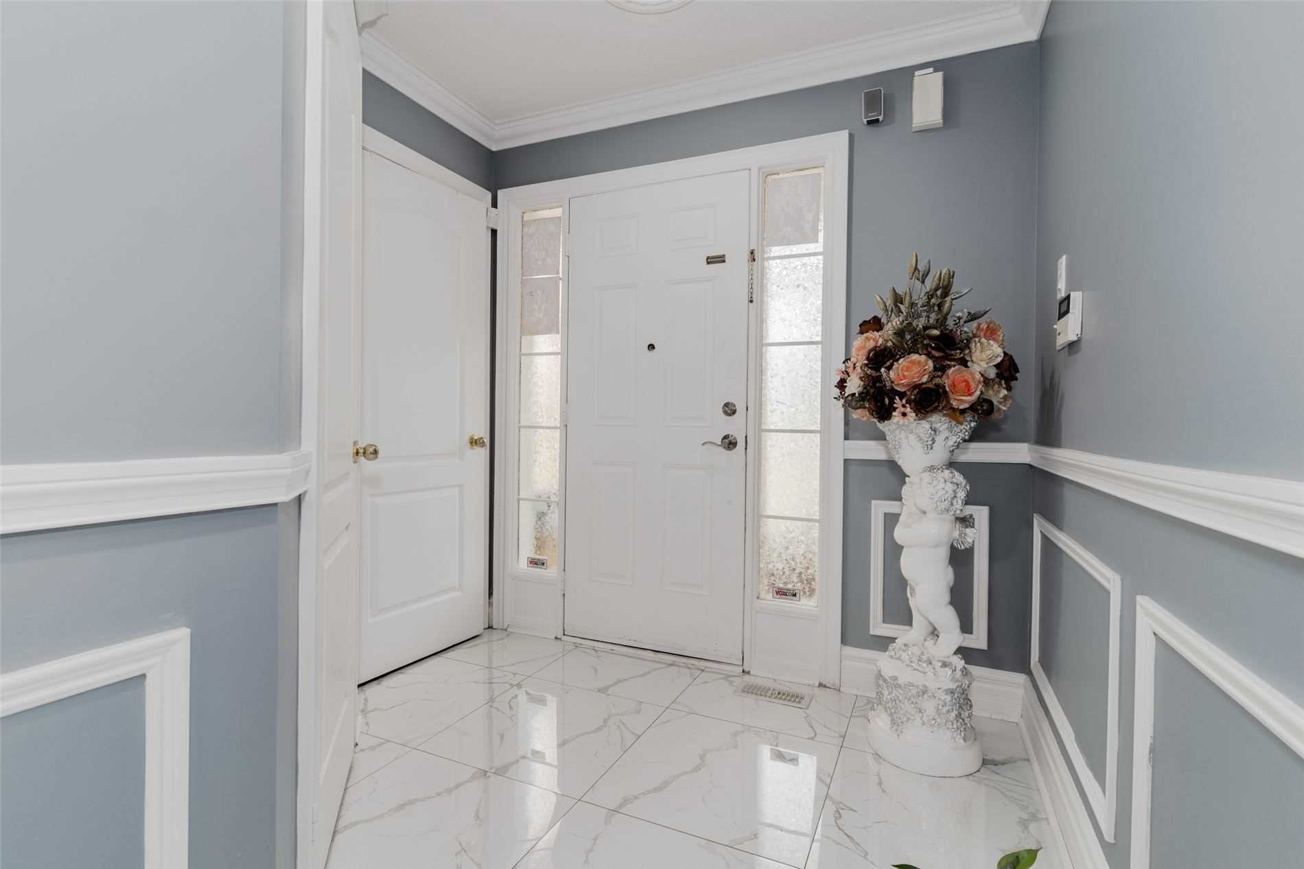 Listing W5852703 - Large Photo # 2