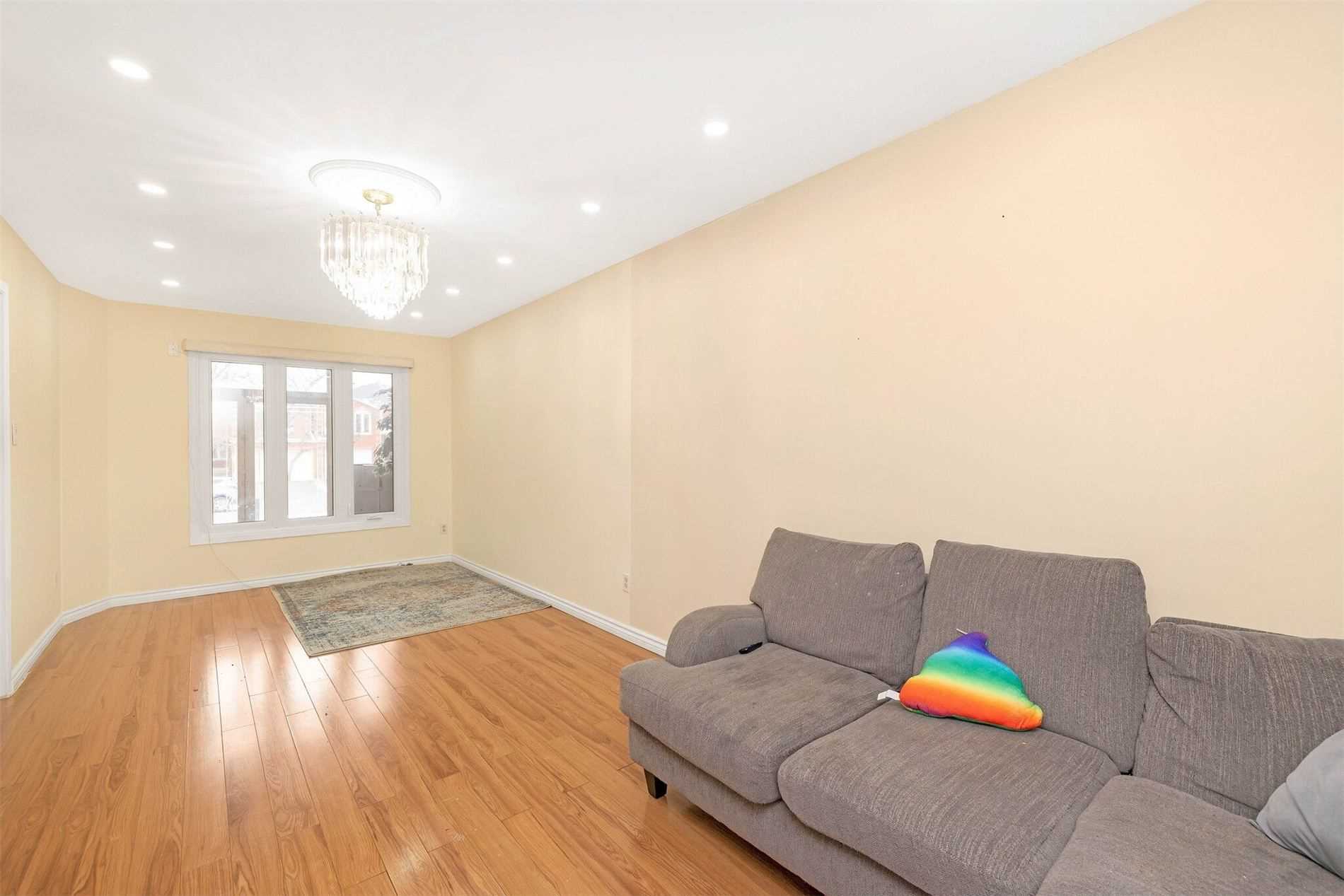 Listing W5852780 - Large Photo # 19