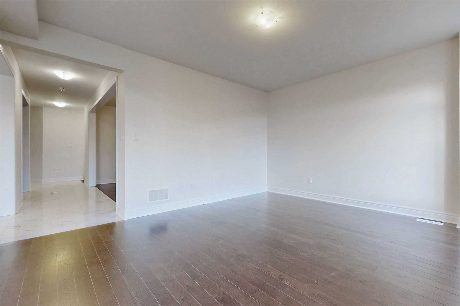 38 Rosewell Crescent