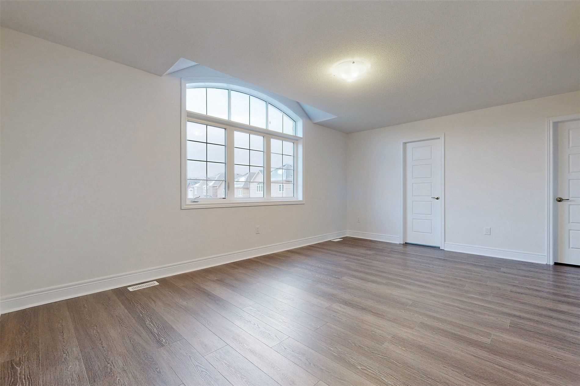 38 Rosewell Crescent