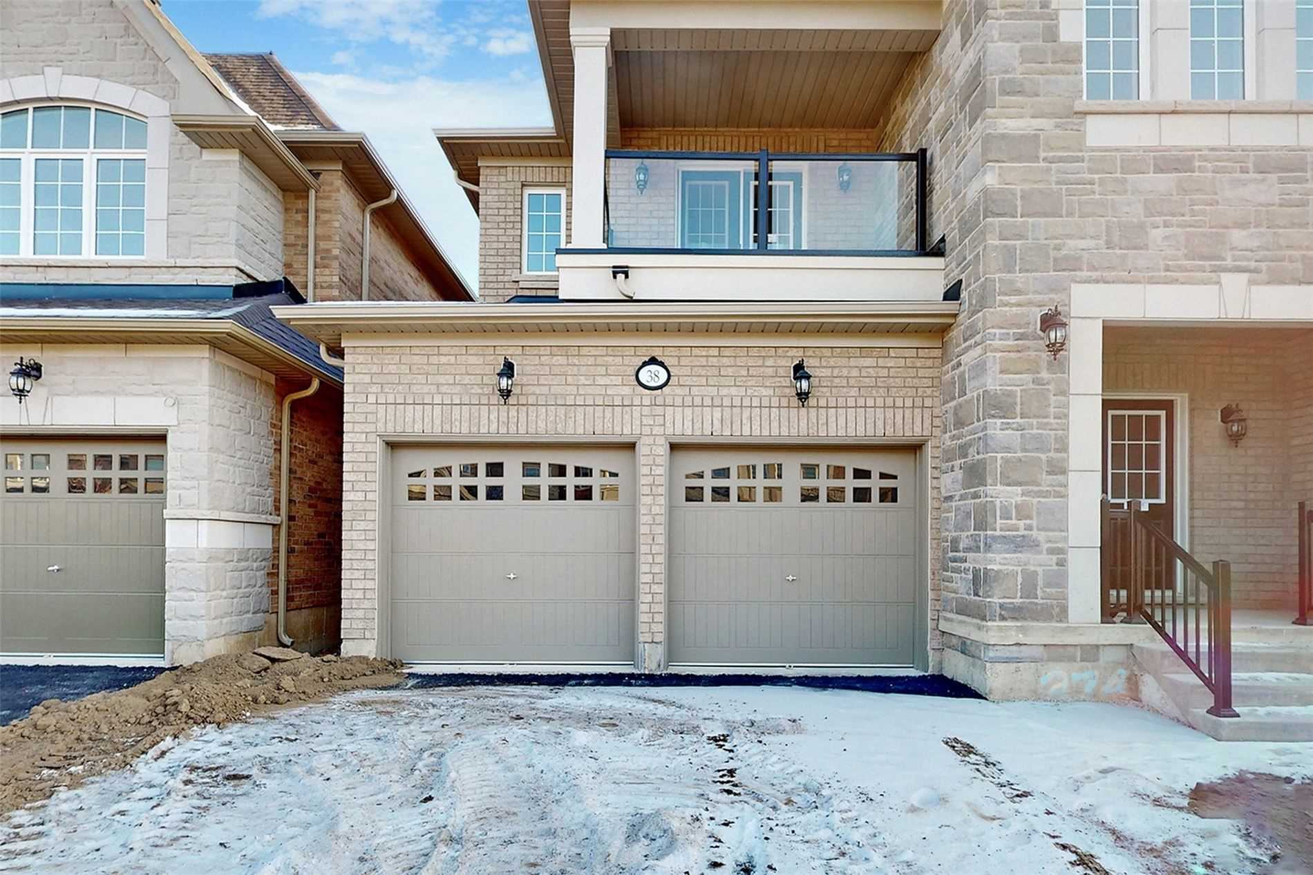 38 Rosewell Crescent