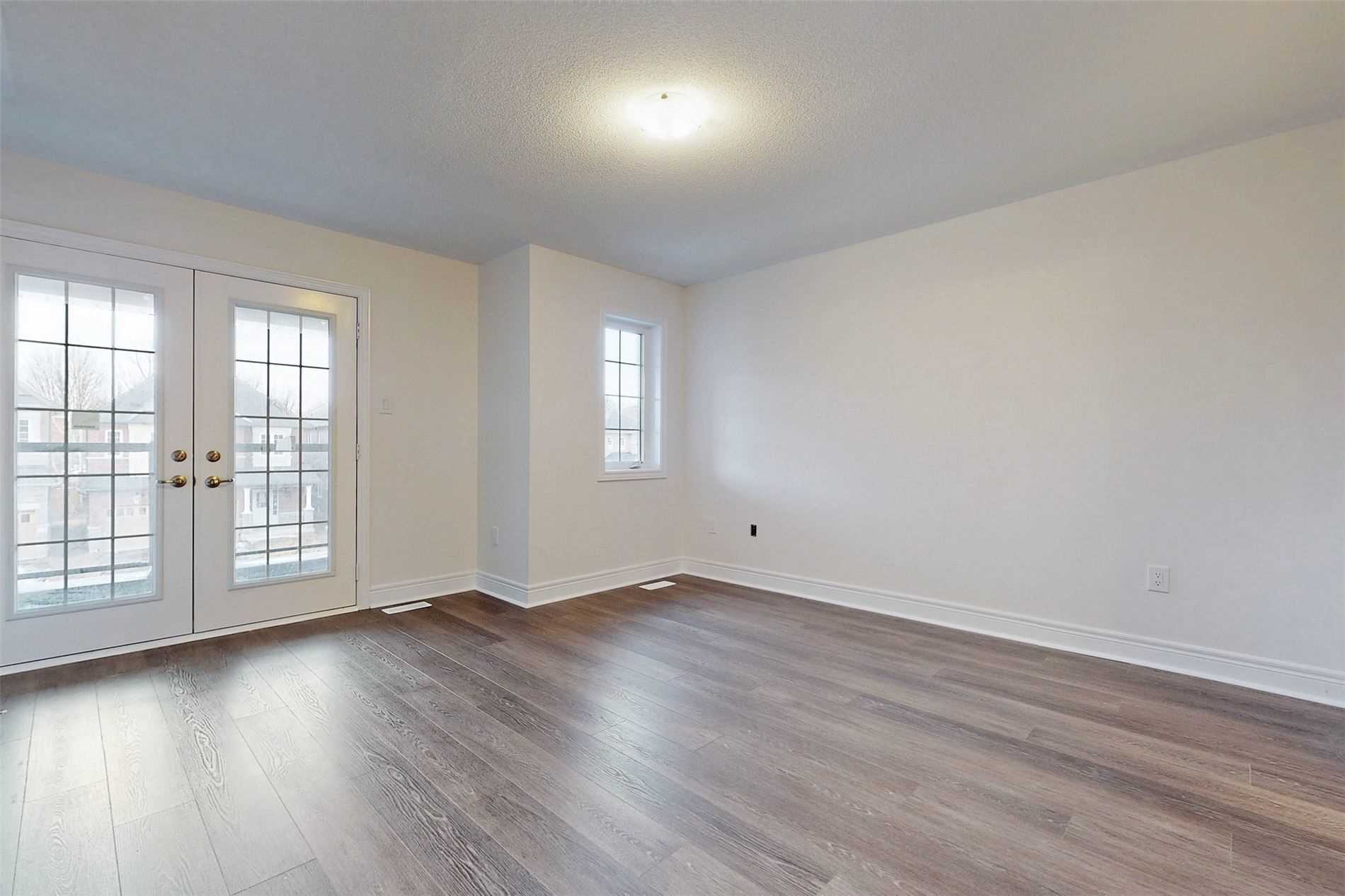 38 Rosewell Crescent