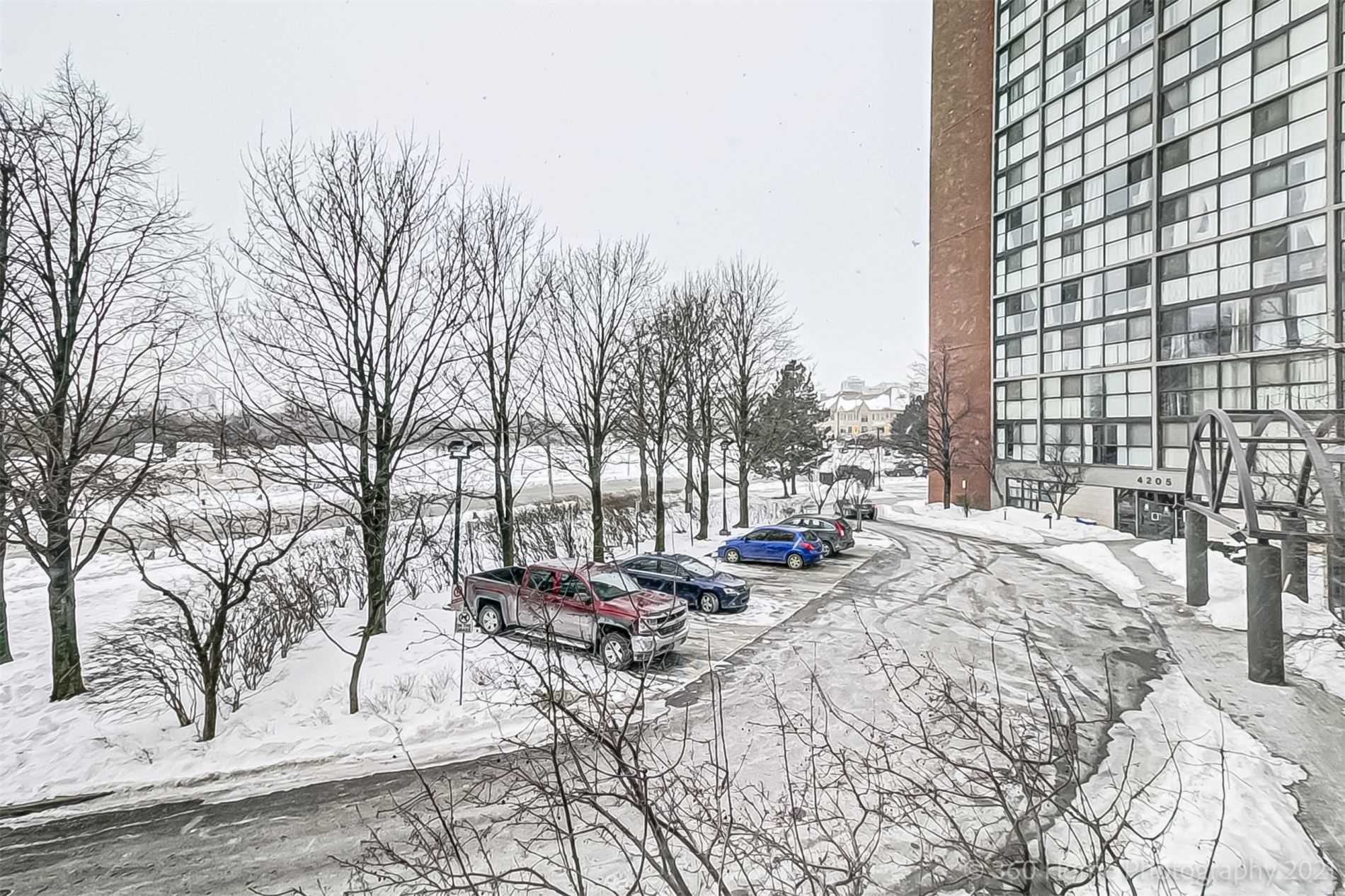 4185 Shipp Drive, #211