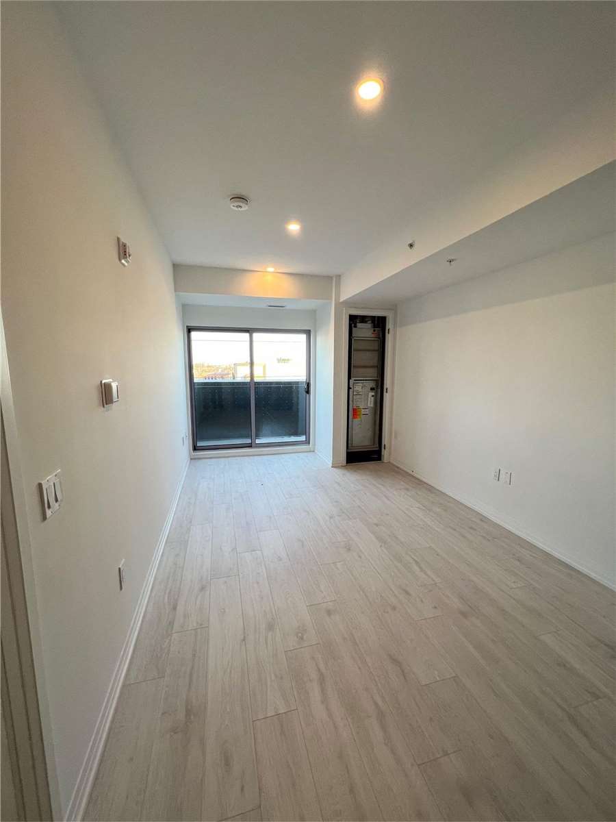 Listing W5853644 - Large Photo # 3