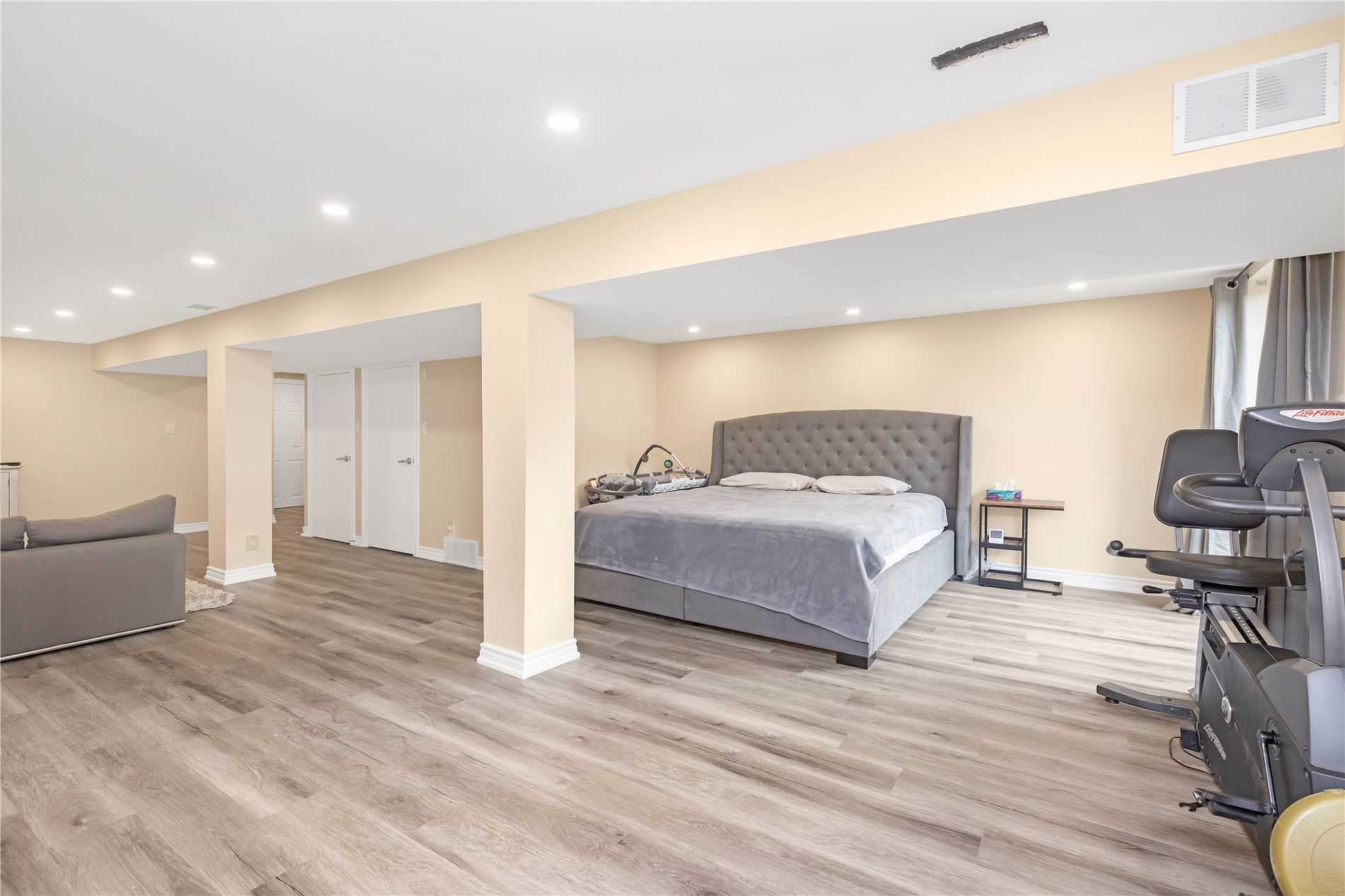 58 Schubert Cres