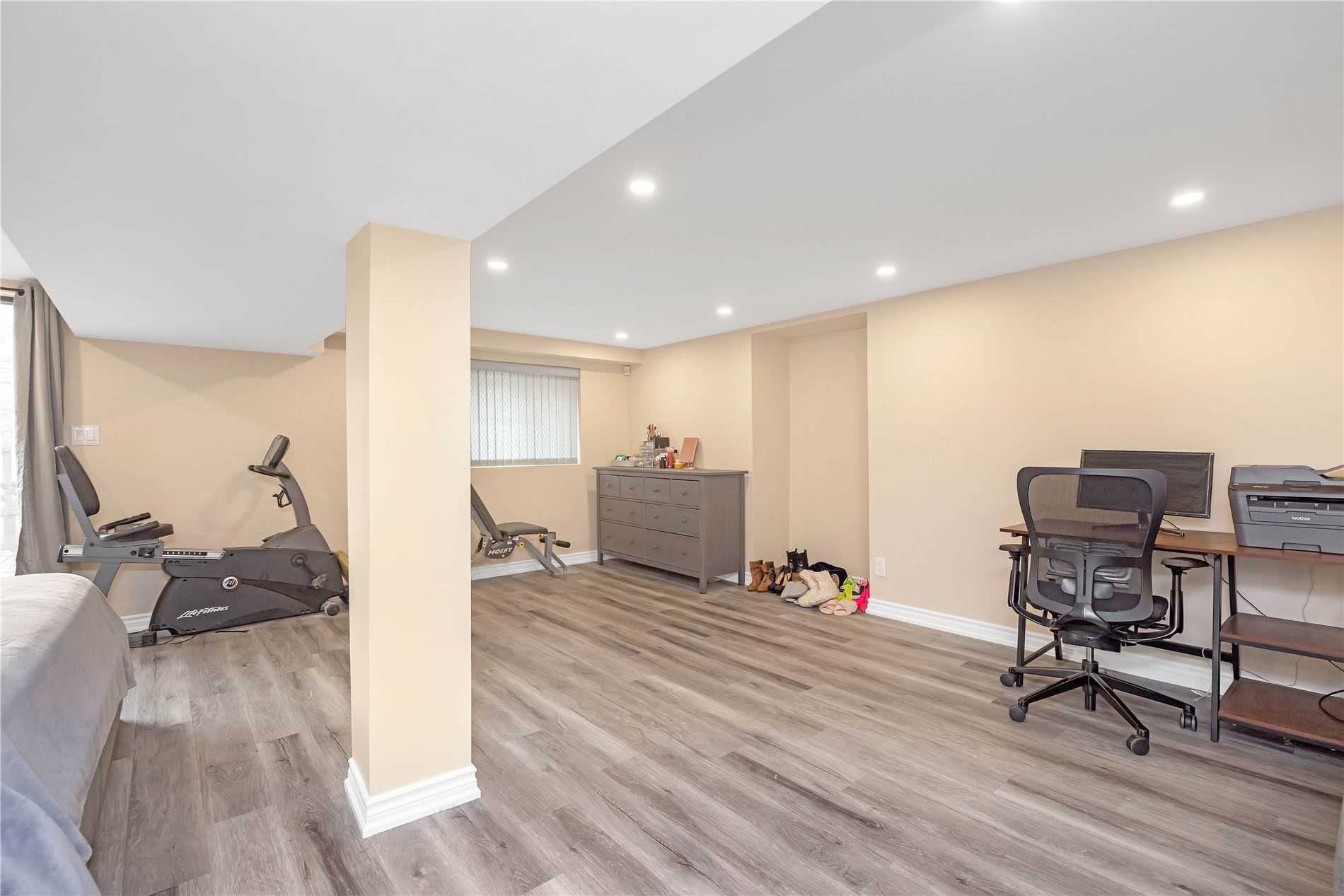 58 Schubert Cres
