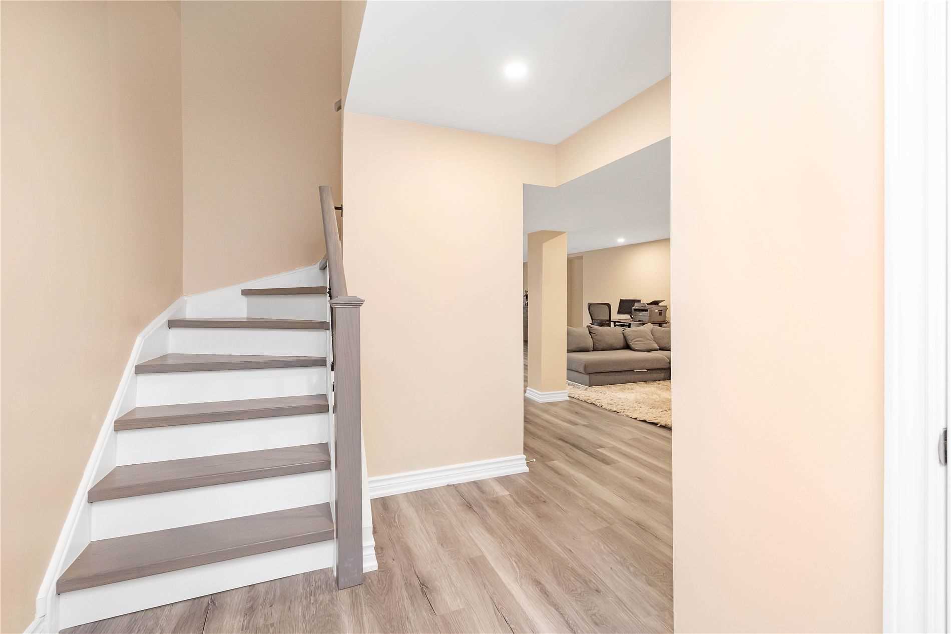 58 Schubert Cres