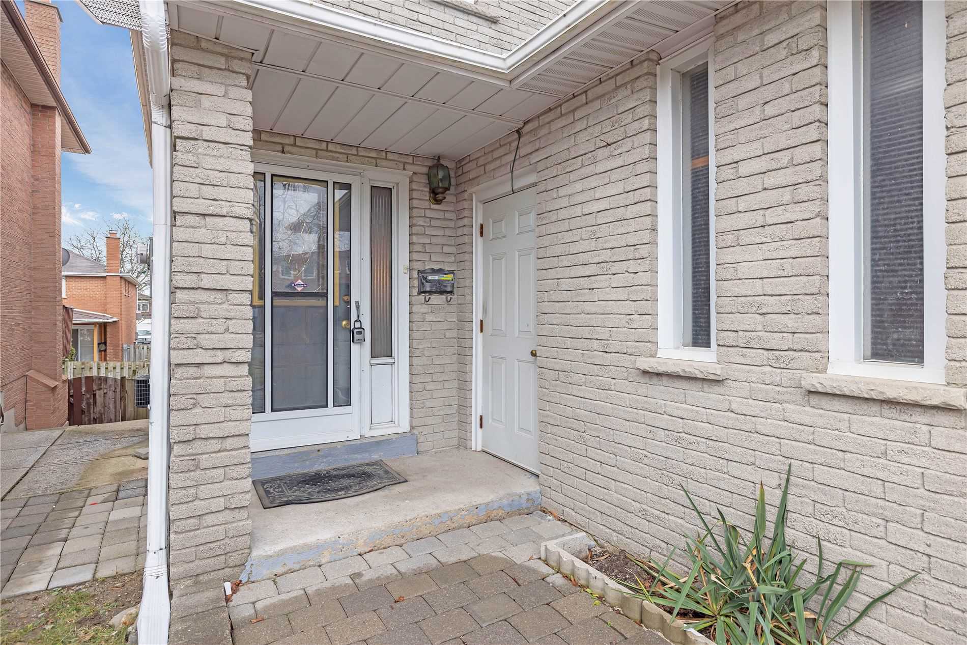 58 Schubert Cres