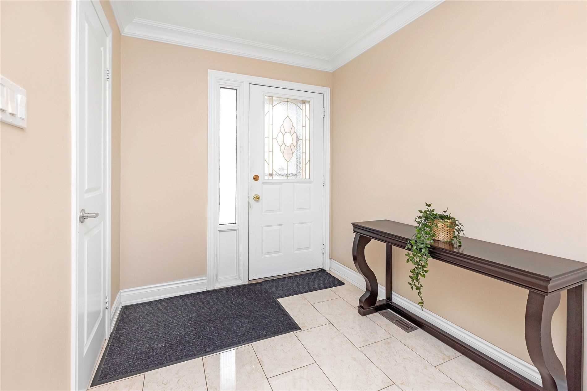 58 Schubert Cres