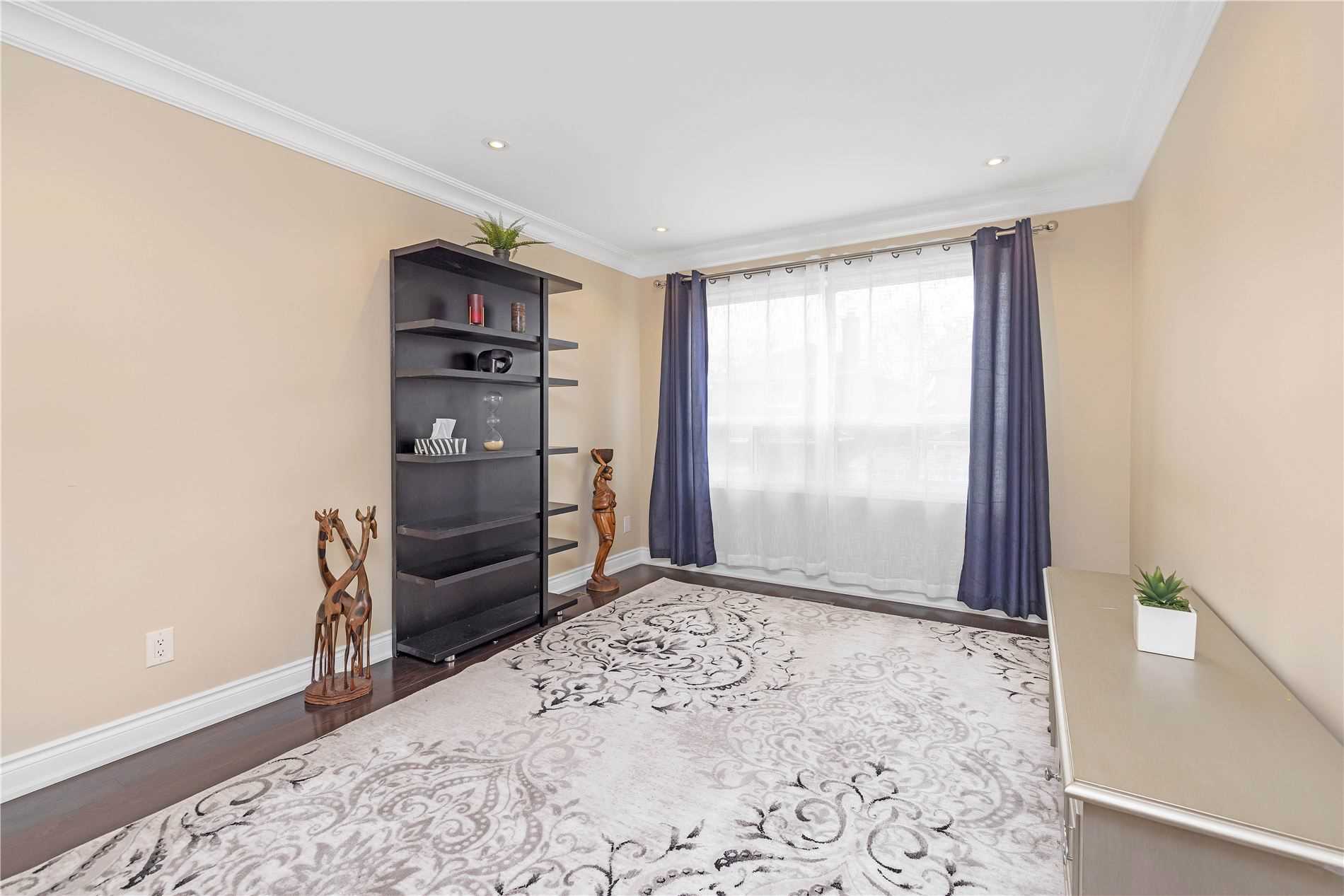 58 Schubert Cres