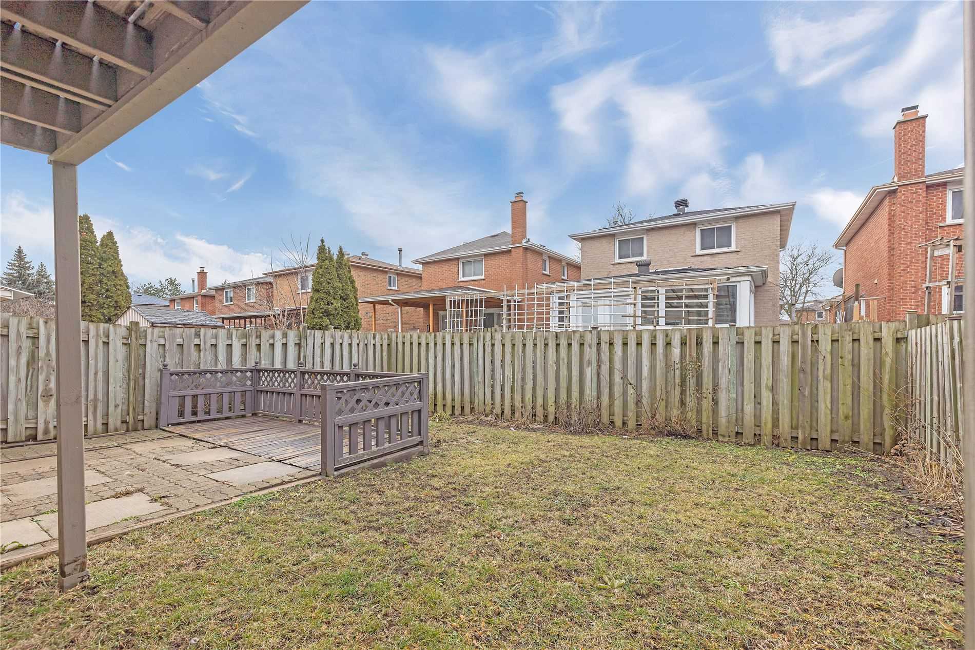 58 Schubert Cres