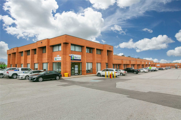 208 Wyecroft Rd, Oakville