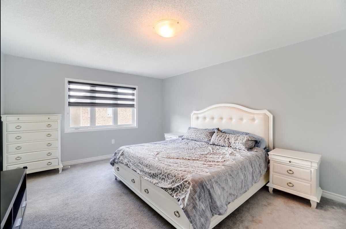 72 Circus Cres