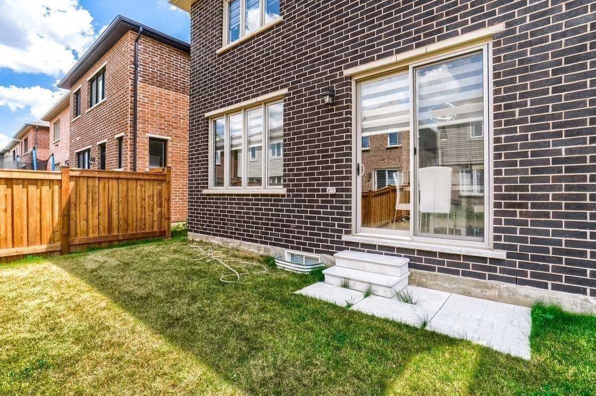 72 Circus Cres