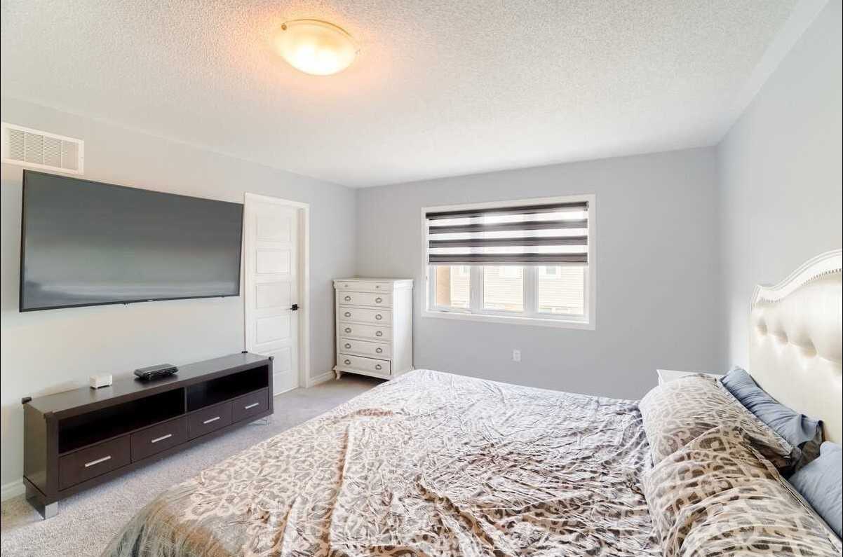 72 Circus Cres