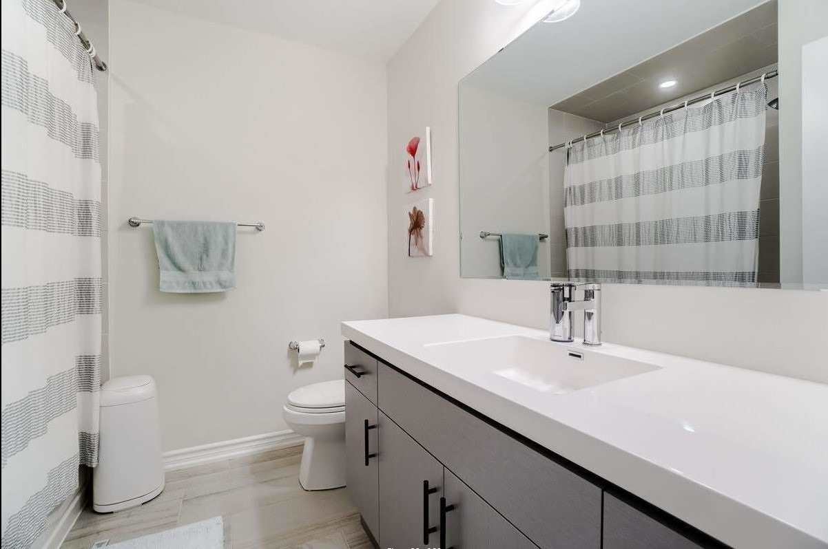 72 Circus Cres