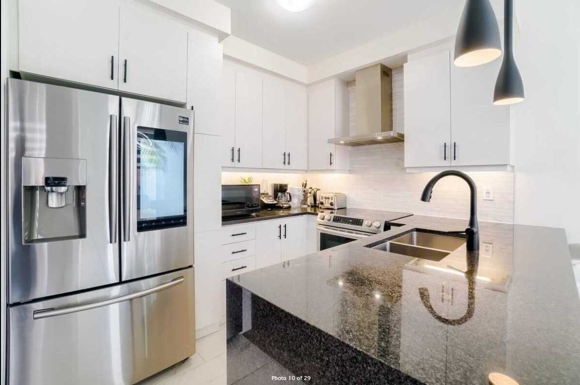 72 Circus Cres