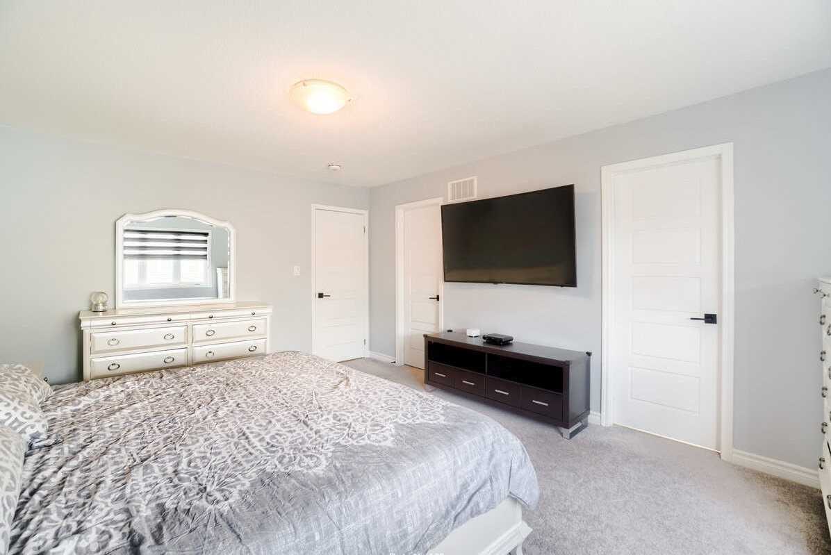 72 Circus Cres